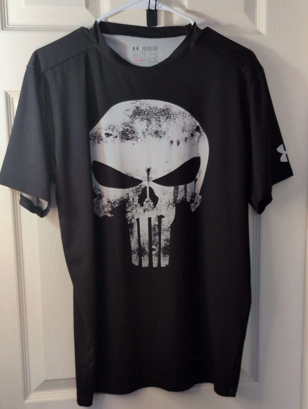 Under Armour, Black Marvel Short Sleeve Performance Tee with White Skull Graphic